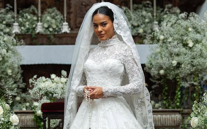 Bella Campos usa vestido do estilista Sandro Barros no casamento de Maria de Fátima em 'Vale Tudo' -