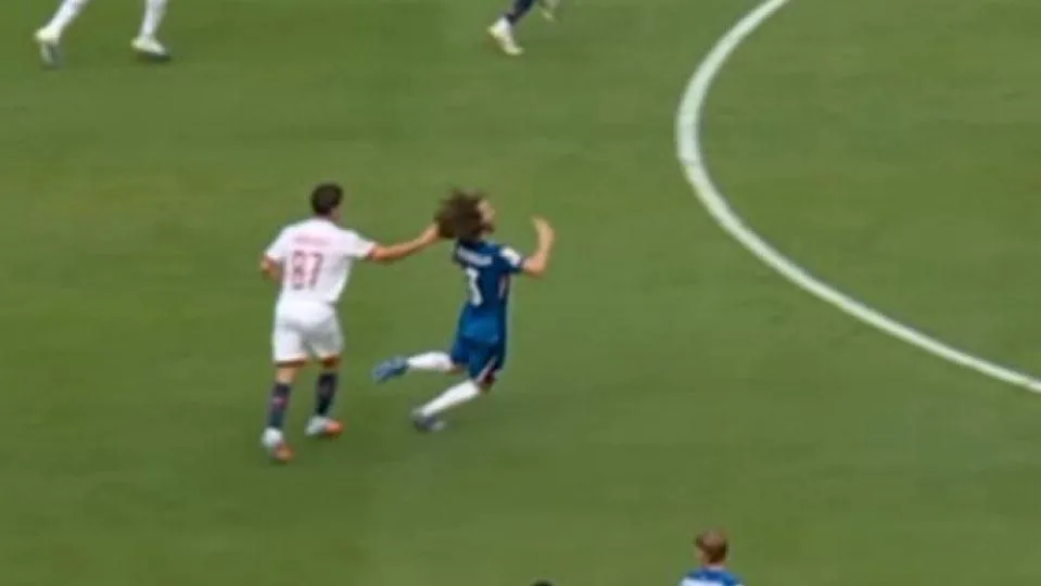 De puxão de cabelo à barreira dupla: relembre cenas inusitadas da Copa do Mundo de Clubes