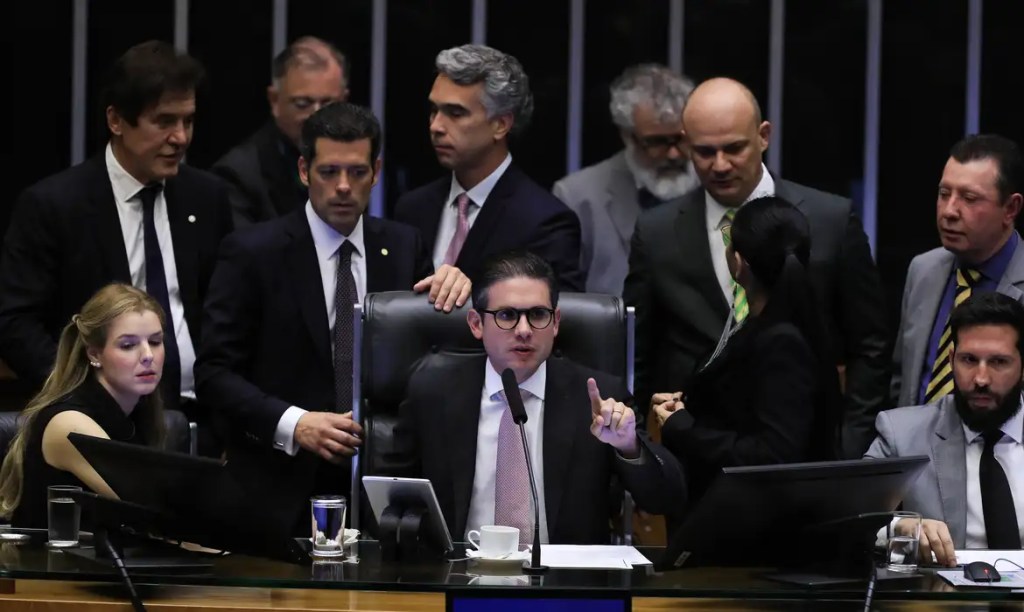 Câmara aprova urgência para proposta que reduz benefícios fiscais