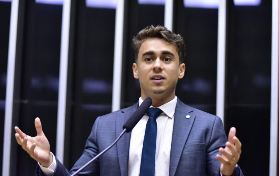 Parlamentares pedem que STF abra investigação contra Nikolas Ferreira após áudio para Vorcaro