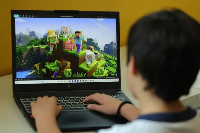trabalho infantil gamer