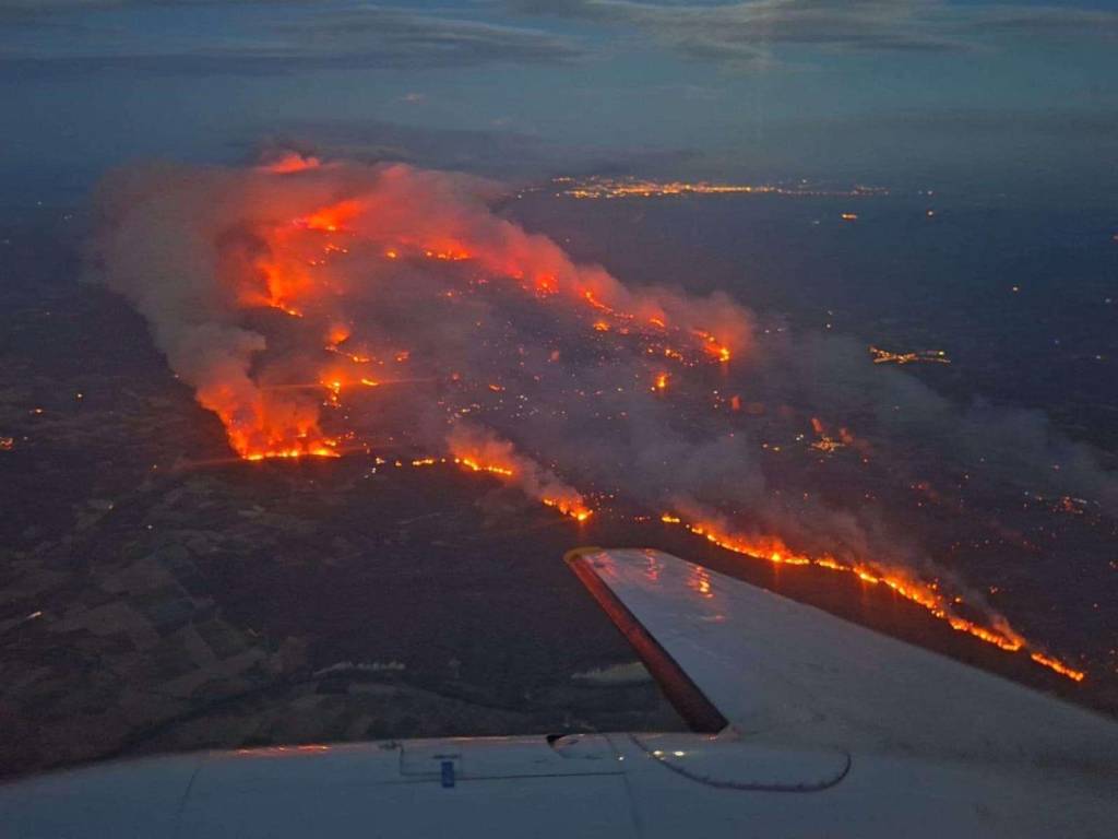 Vídeo: França luta, mas falha em controlar maior incêndio florestal em sete décadas