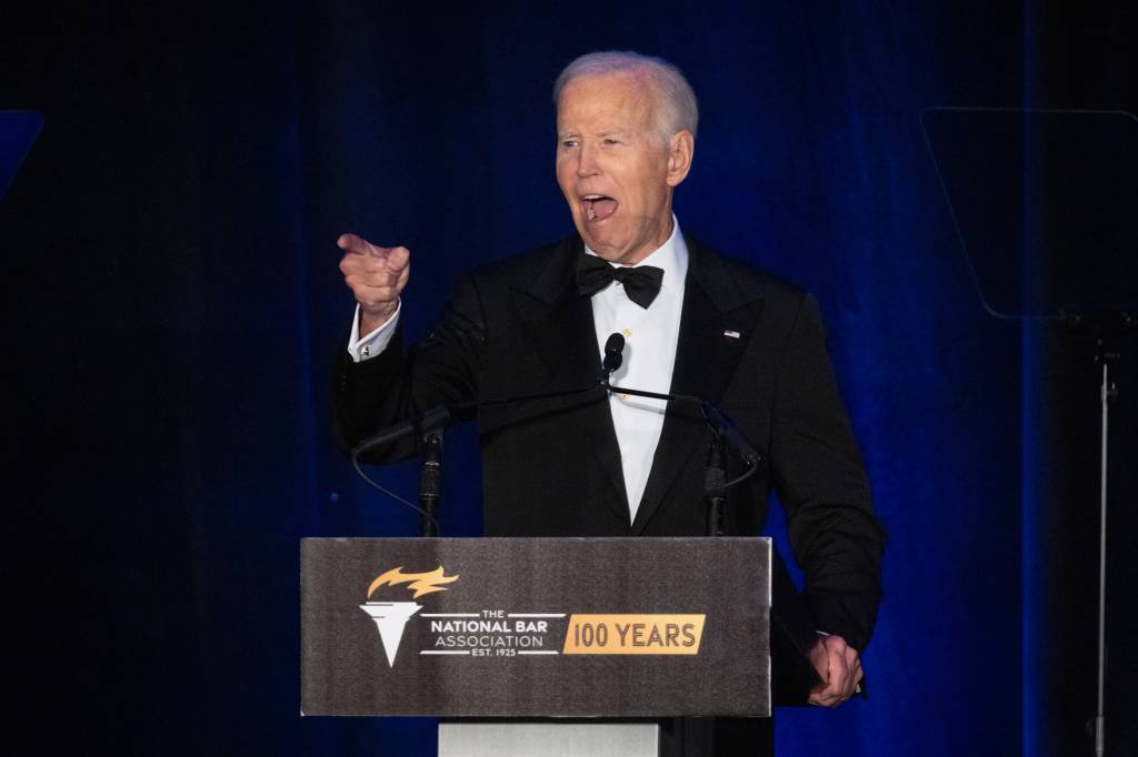 Biden usa raro discurso para acusar Trump de passar por cima da Justiça e perseguir minorias