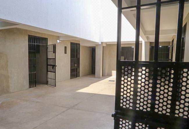 Pátio da cadeia do 8º Distrito Policial de São Paulo