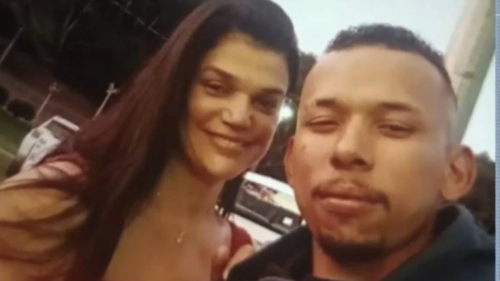 Casal morre após carro em que namorava deslizar 400 m em penhasco no ES