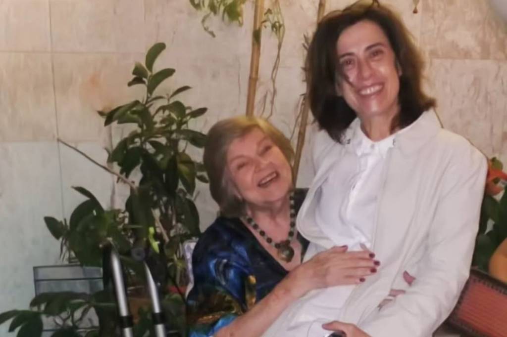Fernanda Torres lamenta a morte da sogra, Irina Popow, em homenagem