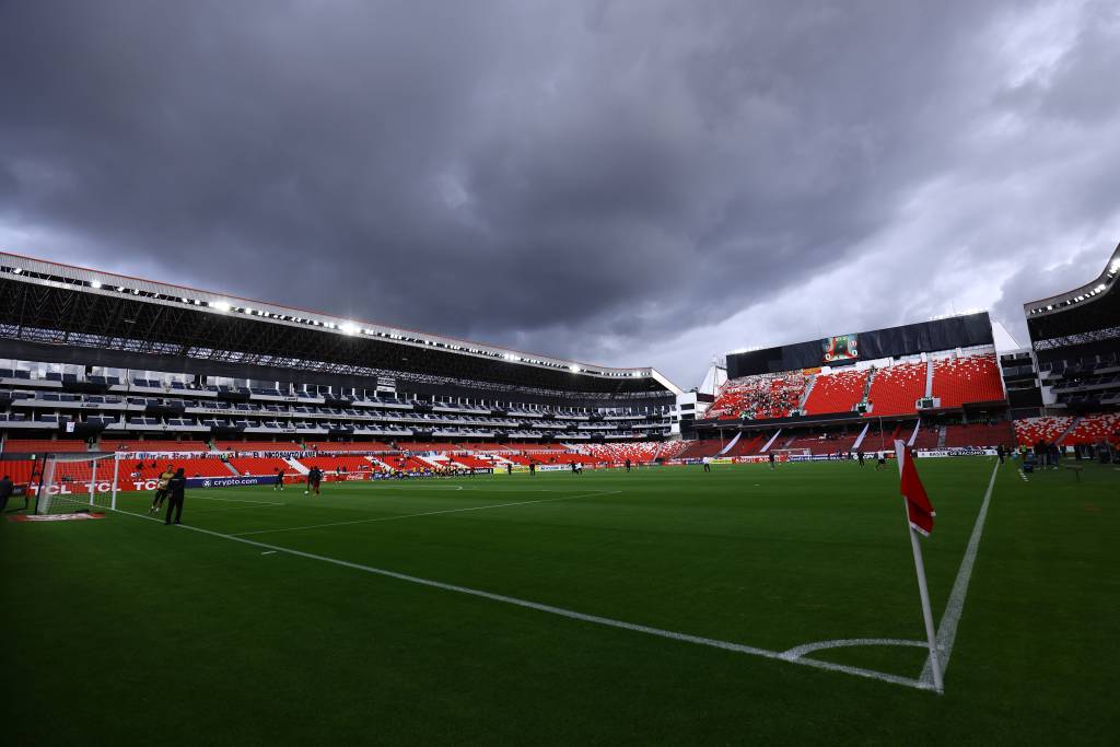 Quantos clubes brasileiros venceram a LDU na altitude de Quito nos últimos anos?