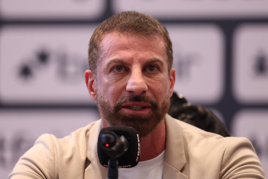 Polícia investiga denúncia para sequestrar Pedrinho, presidente do Vasco