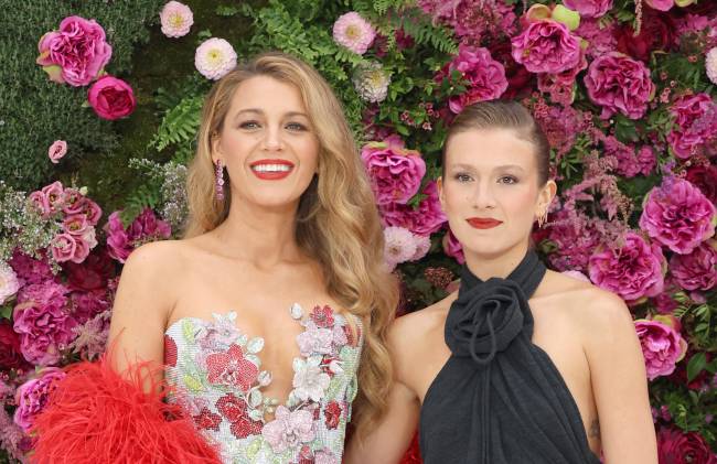 Blake Lively e Isabela Ferrer, intérpretes de Lilly em 'É Assim Que Acaba'
