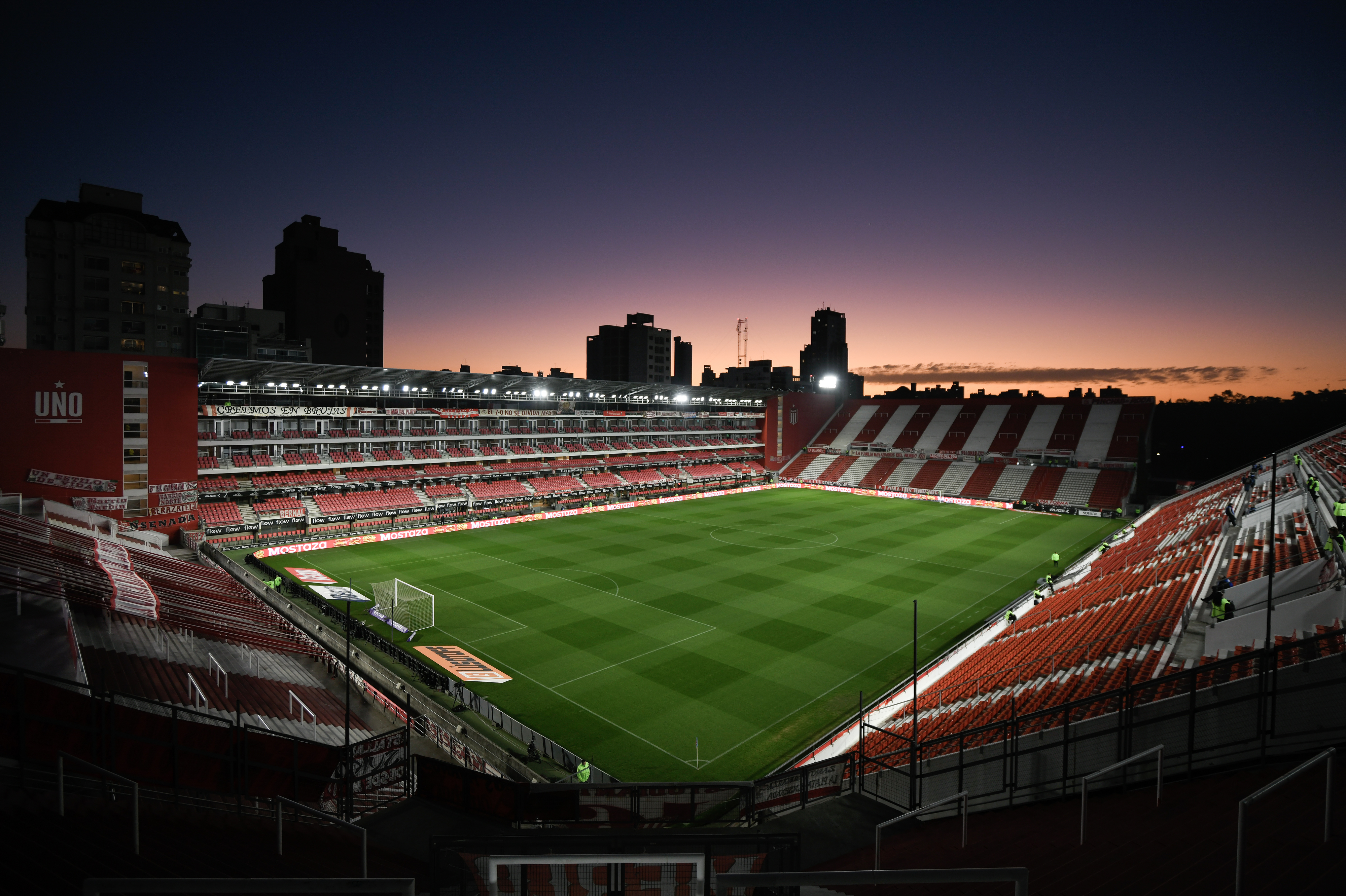 Estudiantes x Flamengo na Libertadores: onde assistir, horário e escalações
