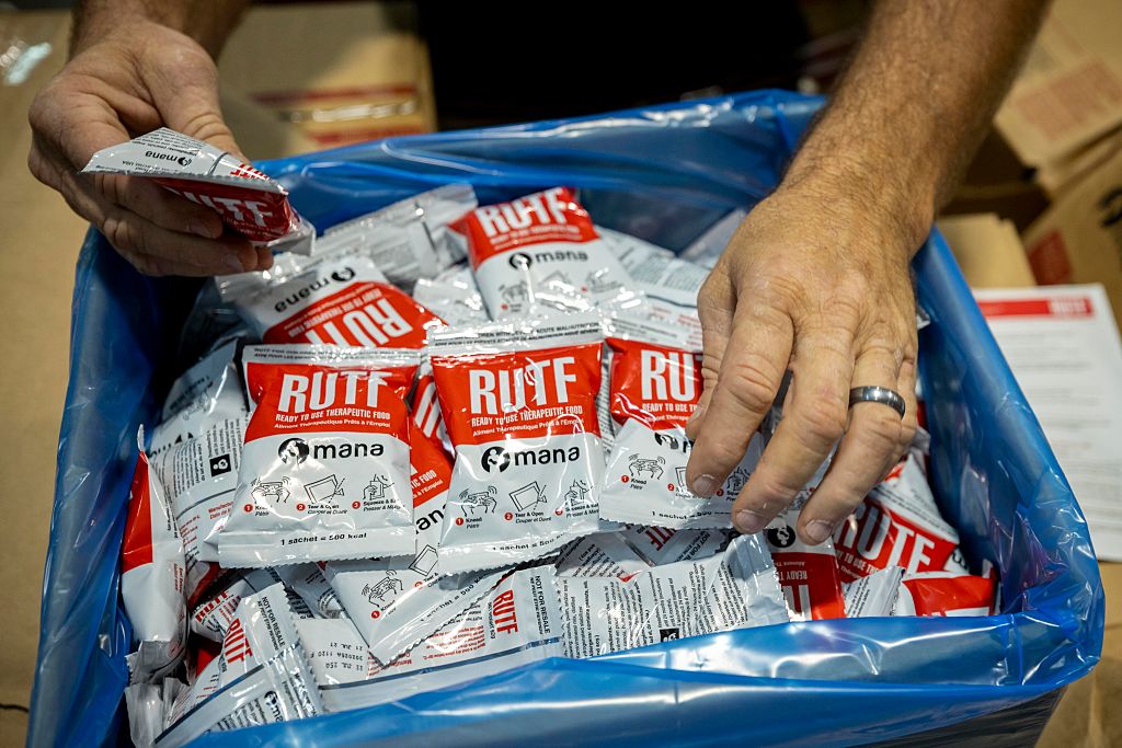 Alimentos terapêuticos podem evitar desnutrição em Gaza, mas não chegam ao destino