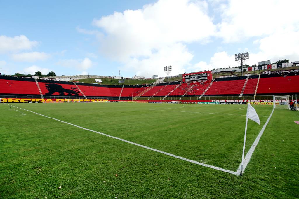 Vitória x Botafogo no Brasileirão: onde assistir, horário e escalações