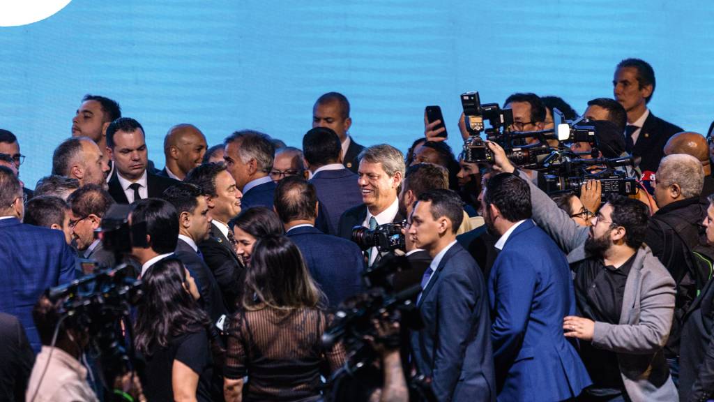 Com Bolsonaro emparedado, nomes da oposição ampliam agendas de olho em 2026