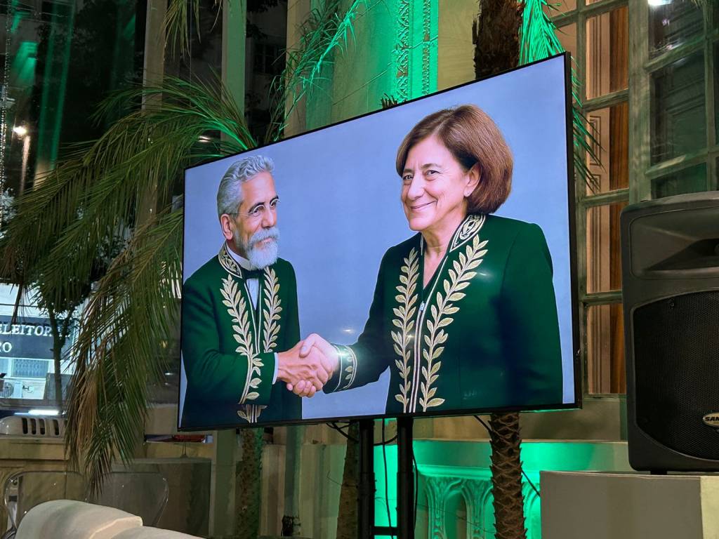 IA de Machado de Assis dá boas-vindas a nova imortal da ABL