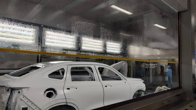 Cabine de pintura da nova fábrica da GWM em Iracemápolis