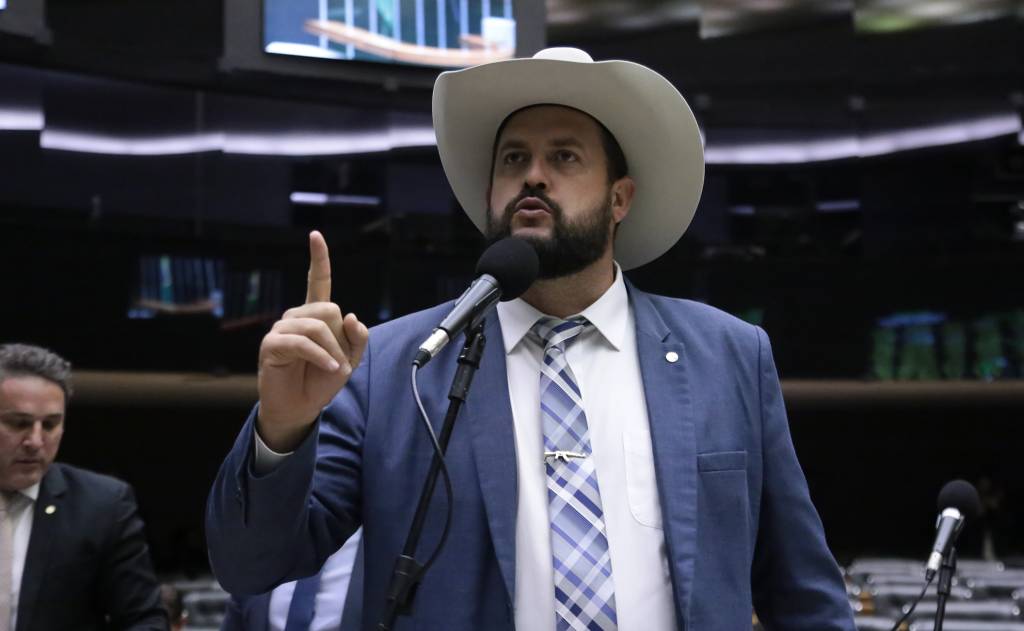 Zé Trovão ameaça de morte Alexandre de Moraes no plenário da Câmara