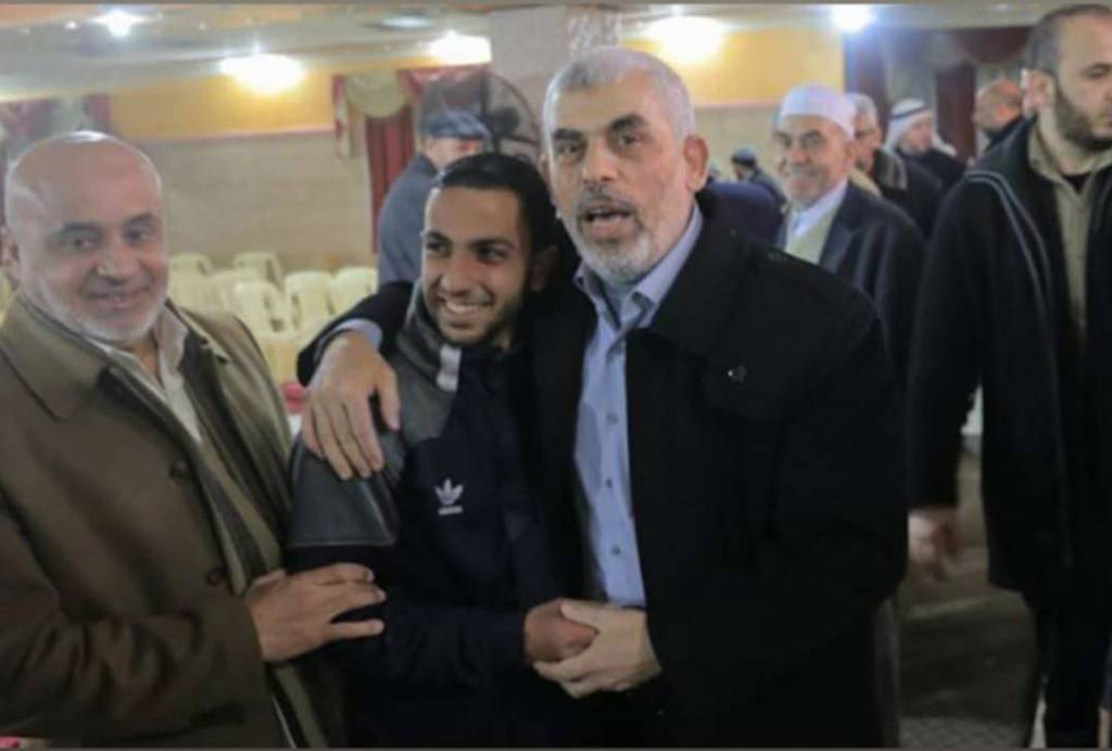 Jornalista durante o dia, terrorista durante a noite? O caso é complicado