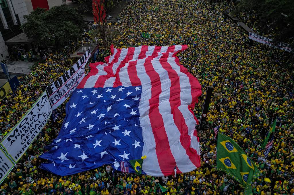 O que disse o The New York Times sobre a bandeira americana em ato na Paulista