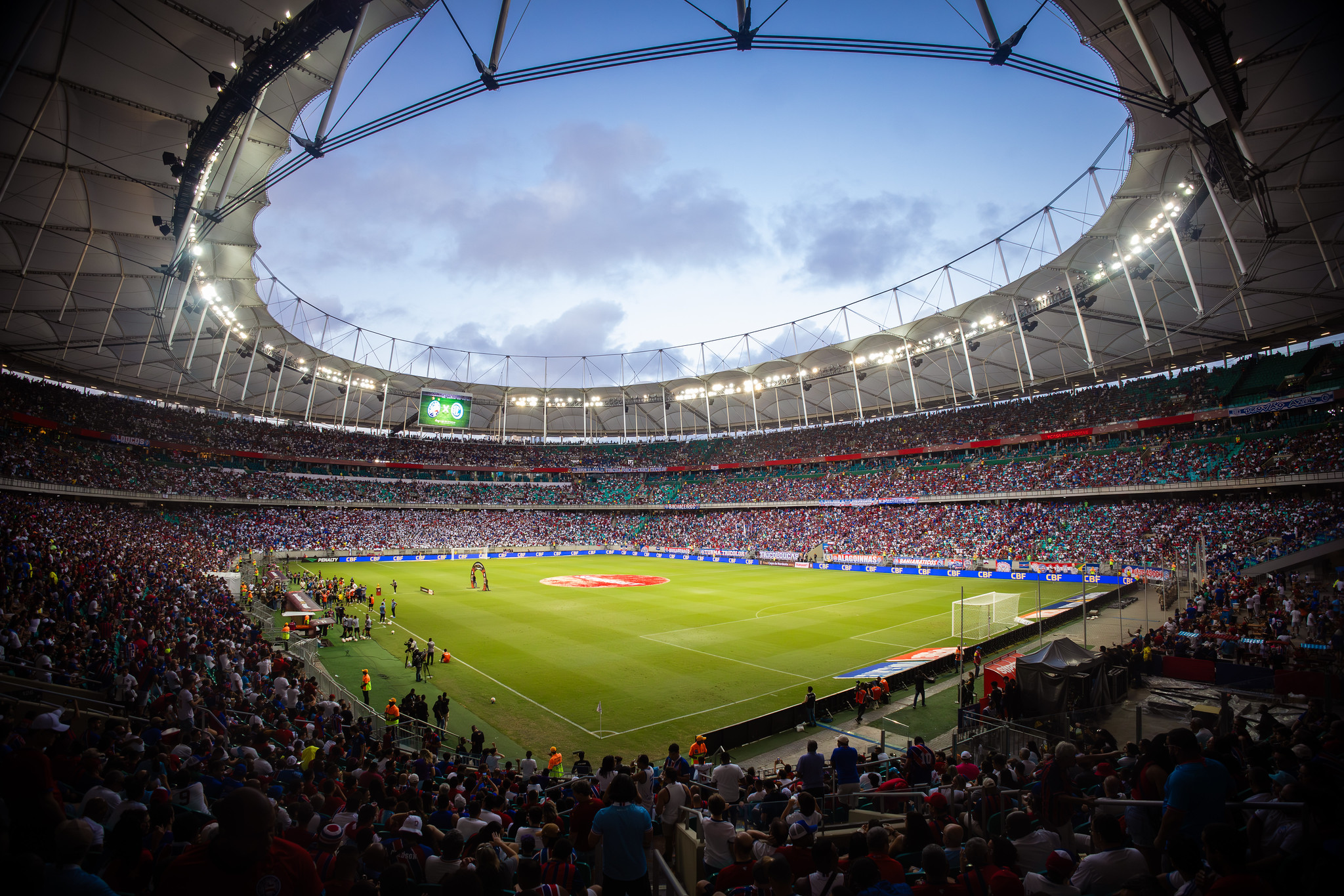 Jogos de hoje, domingo, 18 de outubro: onde assistir futebol ao vivo e horários