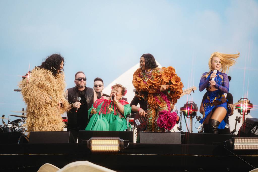 Os perrengues do Amazônia Live com Mariah Carey: chuva e pausa