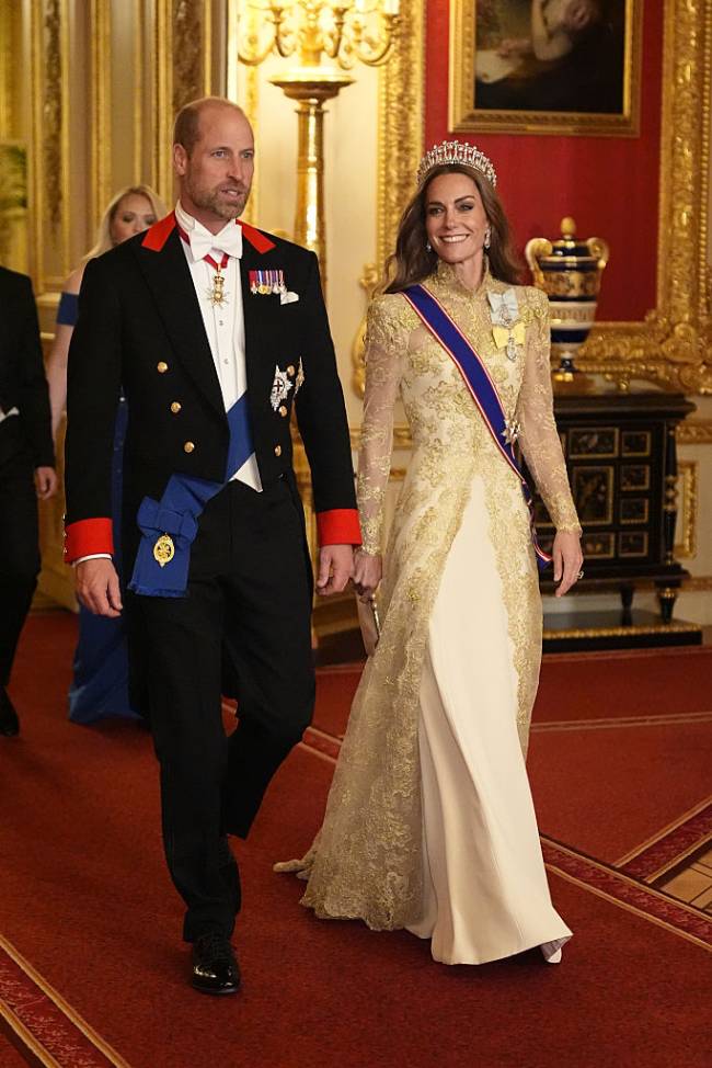 Príncipe William e Kate Middleton em jantar na Casa de Windsor: princesa mostrou o porquê é ícone fashion global