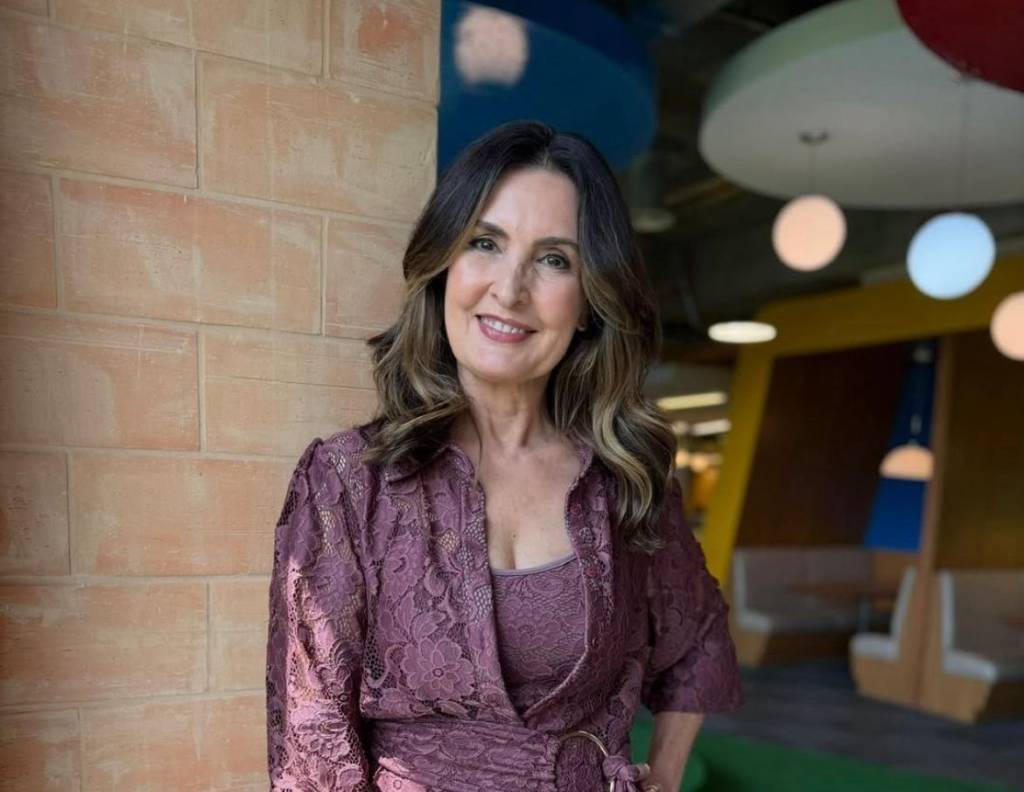 Fátima Bernardes volta ao Jornal Nacional em campanha da JBS