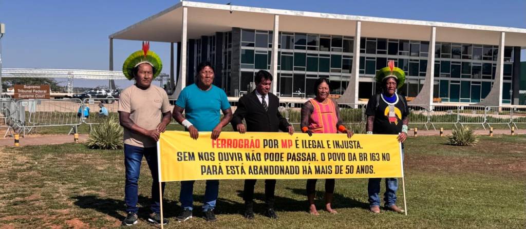 Indígenas protestam em Brasília contra julgamento da Ferrogrão no STF