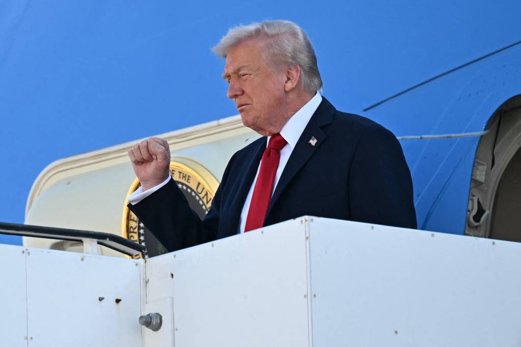 Sem esclarecer motivo, Trump passa por ressonância magnética e diz que resultado foi ‘perfeito’