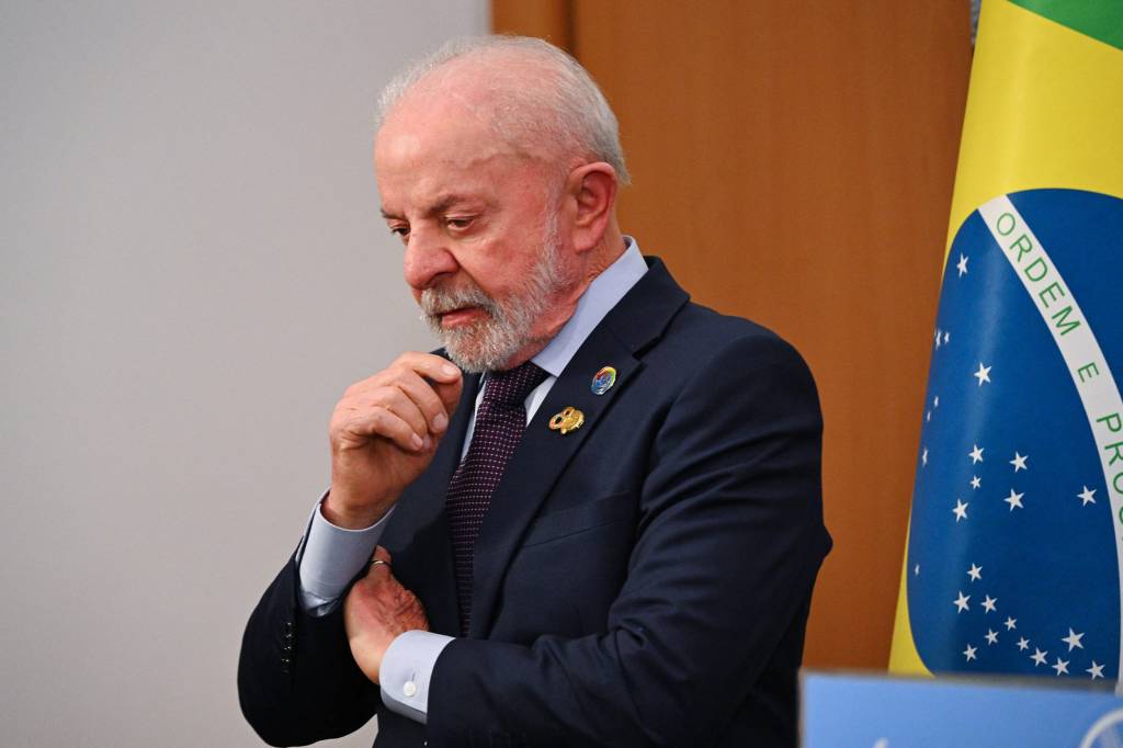 Pesquisa dá má notícia para Lula e PL Antifacção é adiado após polêmico relatório de Derrite