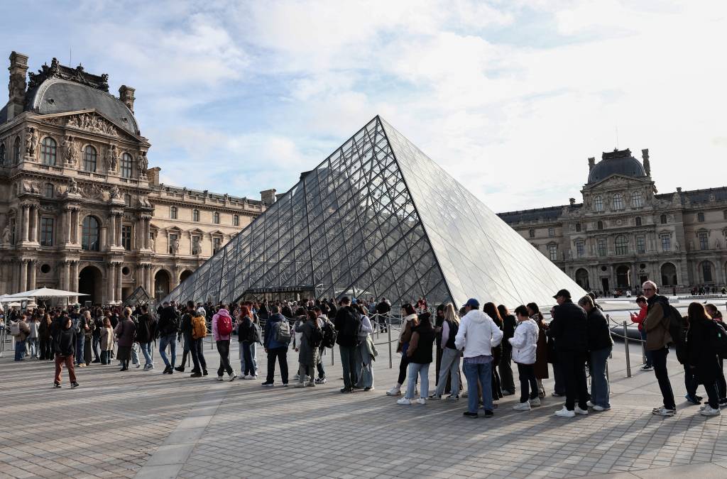 Louvre priorizou compra de obras às custas de segurança, diz Tribunal de Contas da França