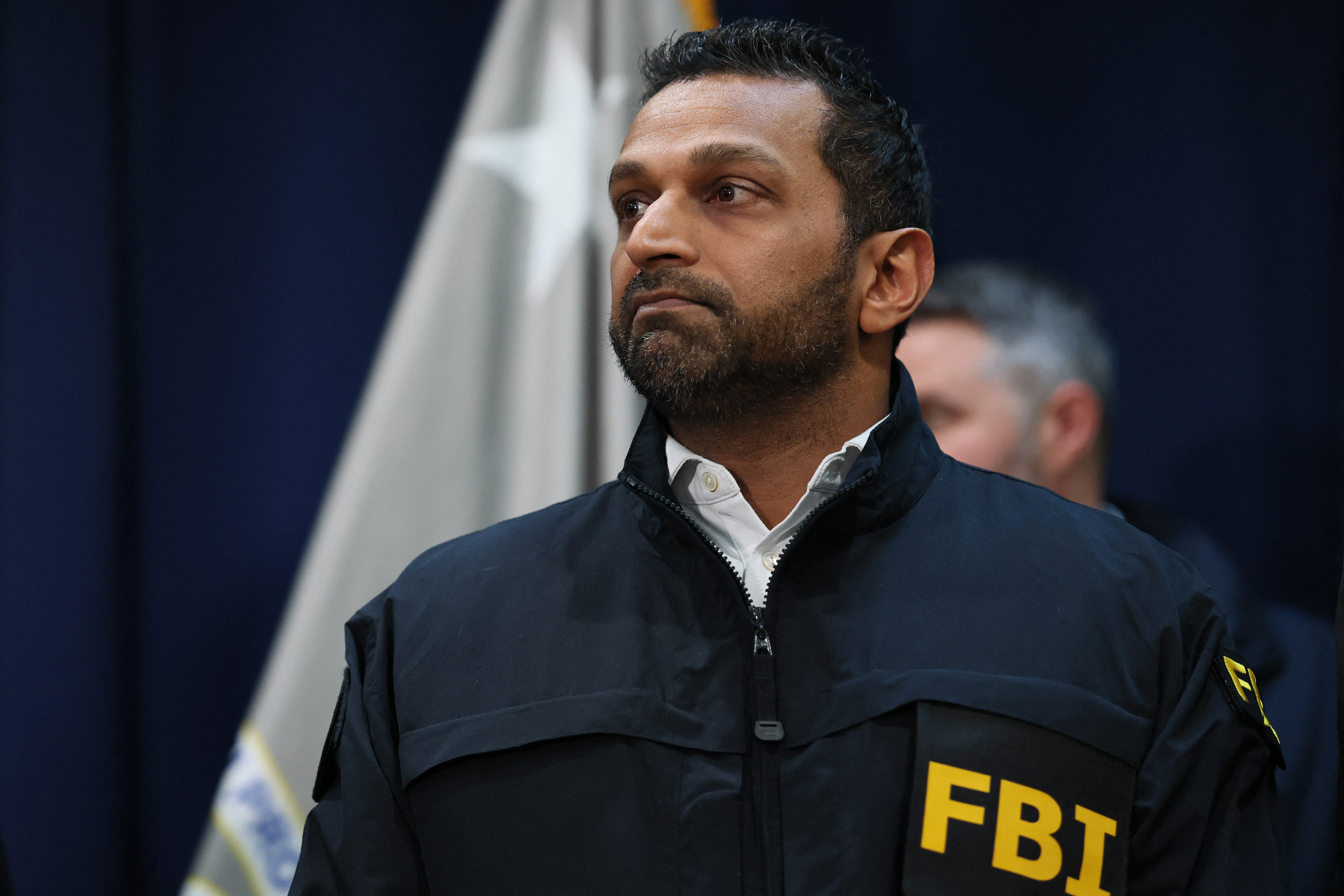 Hackers do Irã invadem e-mail pessoal do diretor do FBI e divulgam documentos
