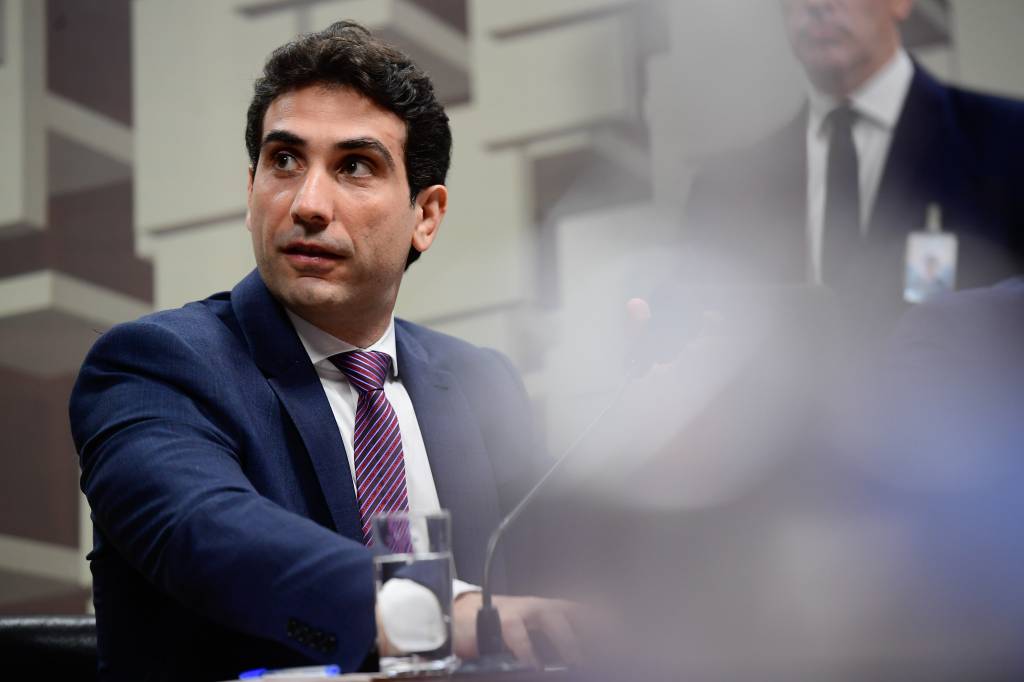 Ibovespa dispara e atinge 153 mil pontos em dia de decisão do Copom