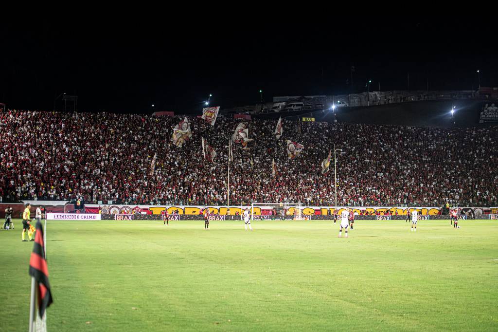 Vitória x Bahia no Brasileirão: onde assistir, horário e escalações