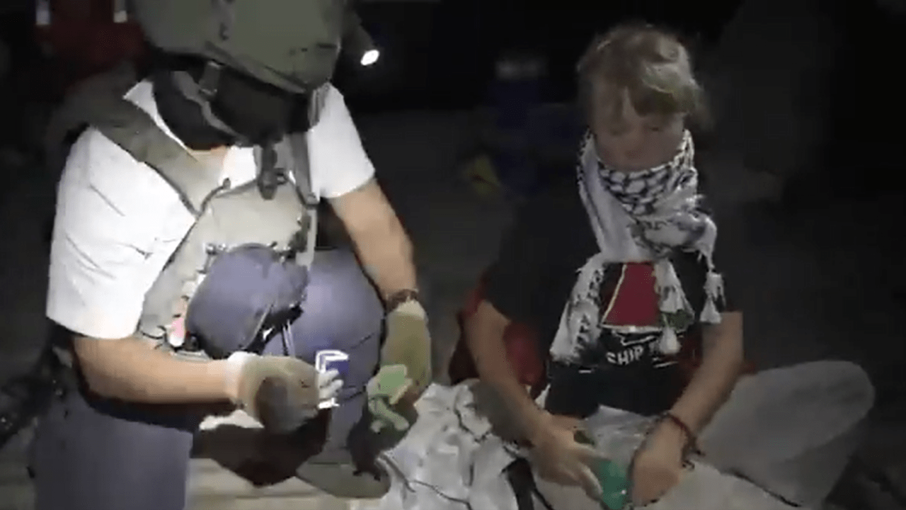 Navio com a ativista Greta Thunberg foi interceptado por militares israelenses. 01/10/2025