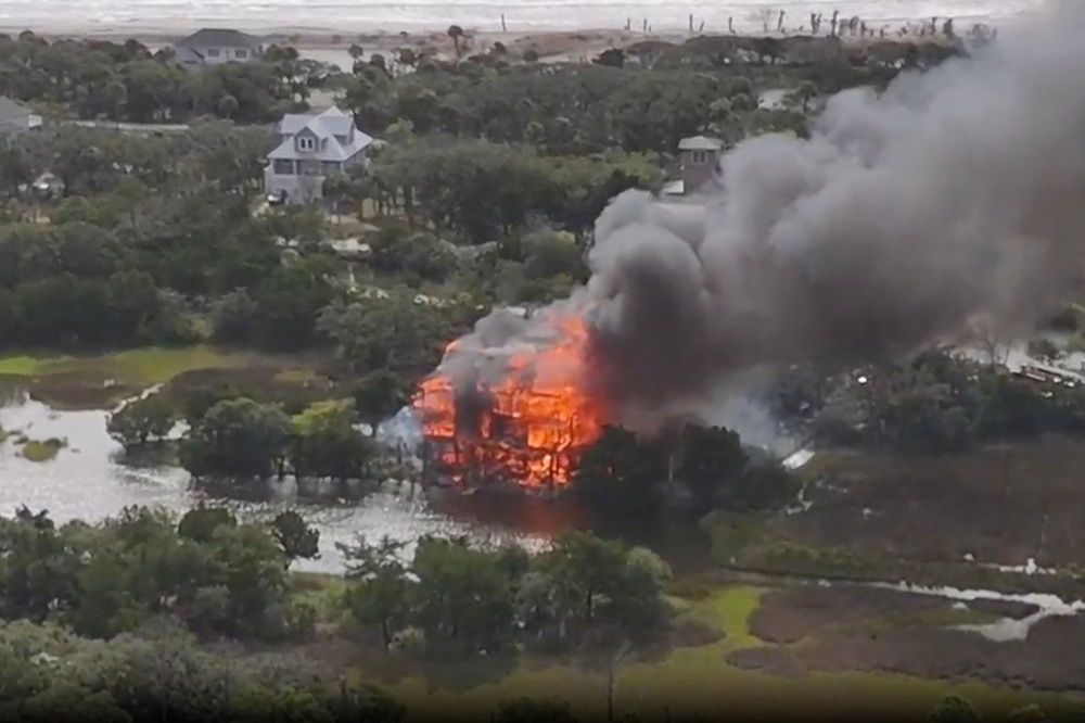 Polícia investiga incêndio em casa de juíza que desafiou Trump e recebeu ameaça de morte