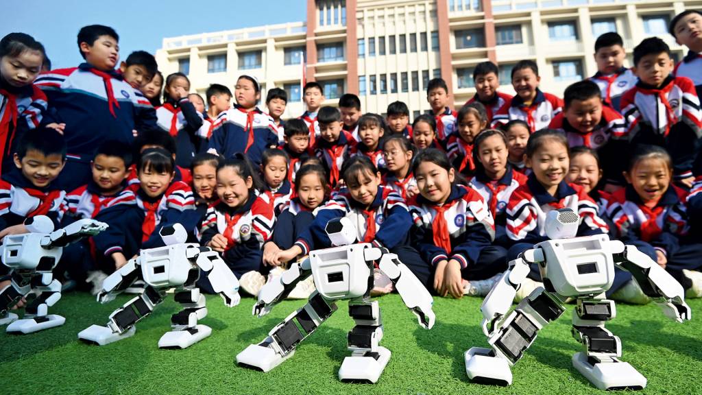 Robôs no parquinho: brinquedos inteligentes levantam dúvidas sobre efeitos na infância