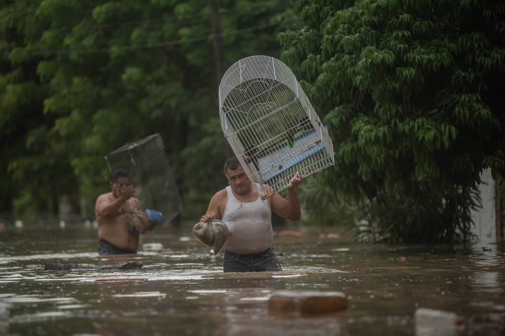 Chuvas no México deixam 44 mortos e isolam comunidades inteiras