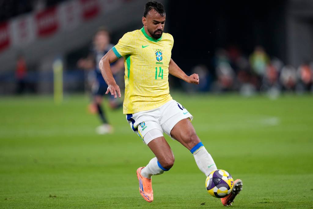 Quem é Fabrício Bruno, zagueiro que falhou na derrota do Brasil