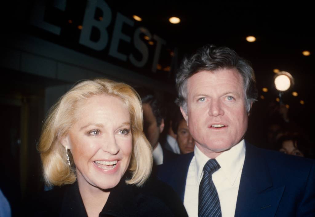 Joan Kennedy, integrante da dinastia política americana, morre aos 89 anos