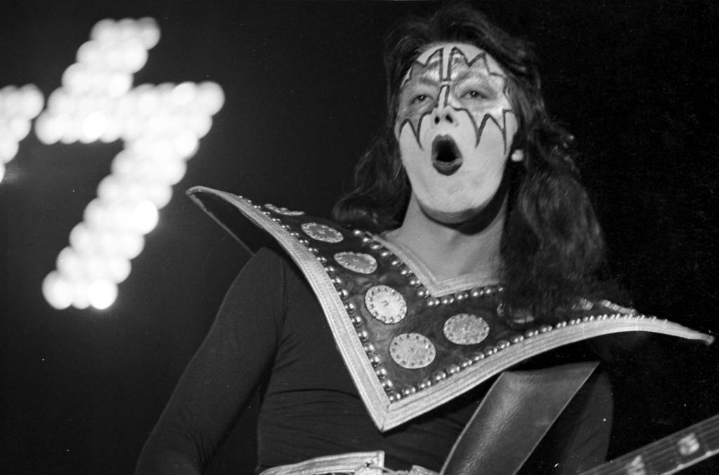 Legista investiga morte de Ace Frehley, da banda Kiss