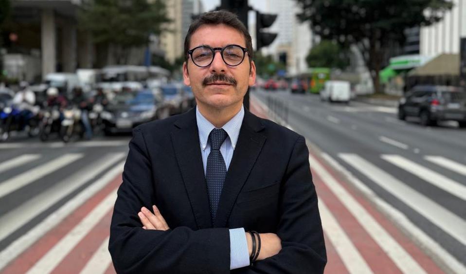 “É preciso revisitar a política das esquerdas”, diz embaixador do Chile