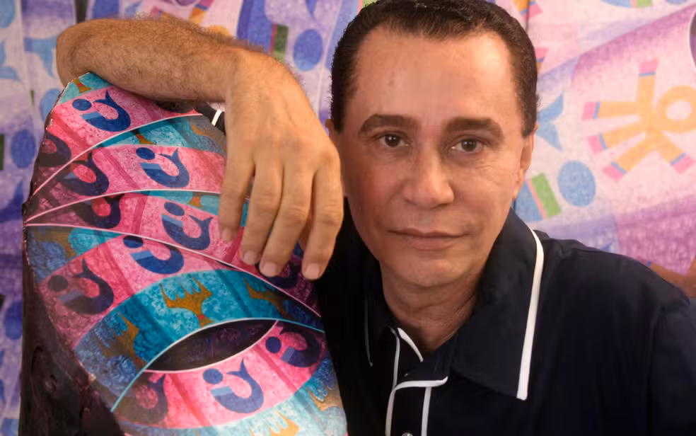 Morre o artista César Romero após engasgar com comida em Salvador