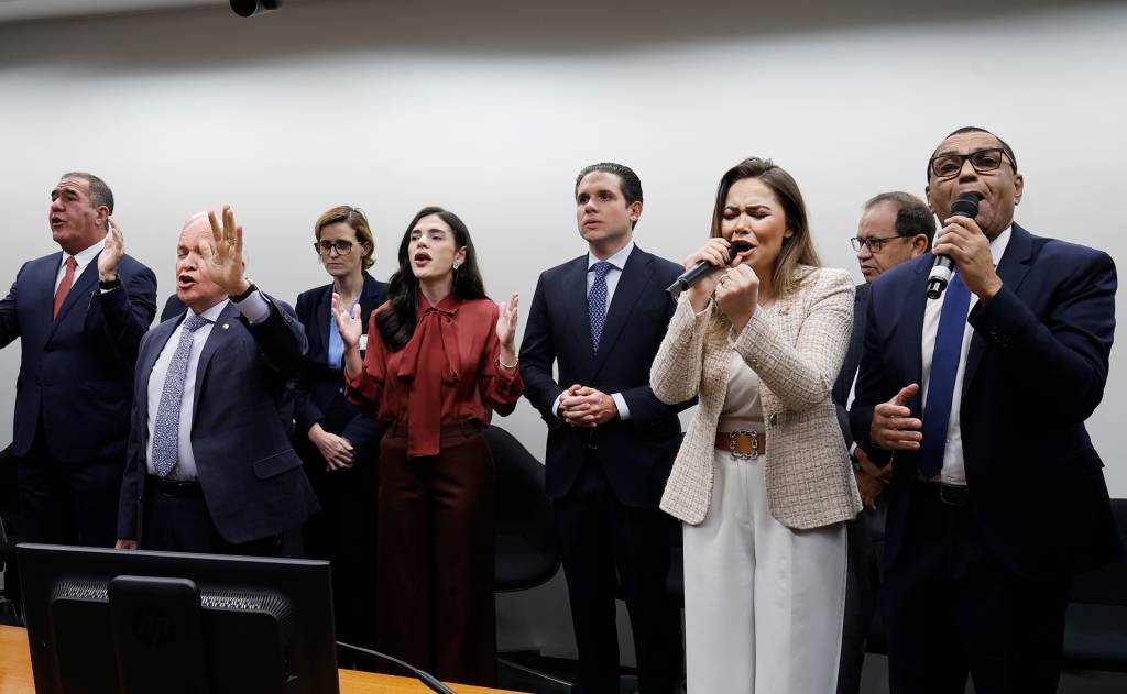 O que é a ‘Bancada Cristã’ e por que ela vem causando polêmica no Congresso