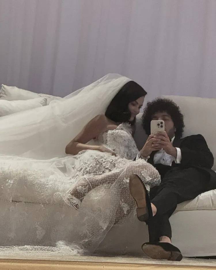 Selena e Benny: segundo look da noiva também era da marca americana