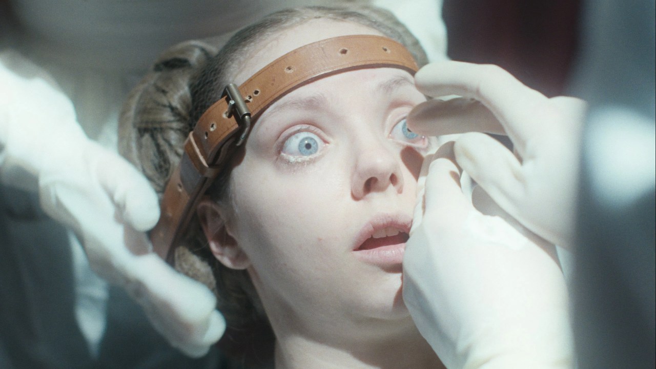 Lea Myren como 'A Meia-Irmã Feia'