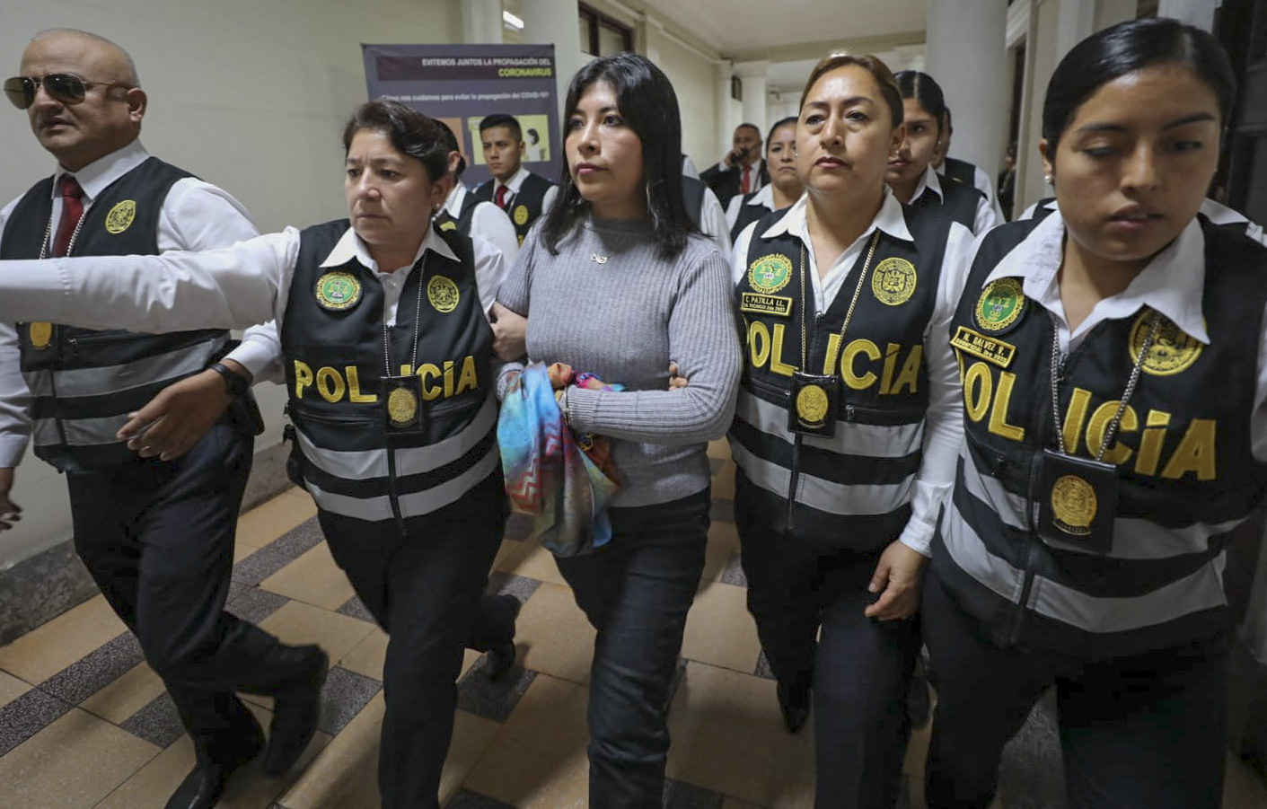 Peru rompe relações com México após ex-premiê acusada de golpe receber asilo