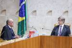 O decano do Supremo Tribunal Federal (STF) Gilmar Mendes e o PGR Paulo Gonet, em sessão plenária