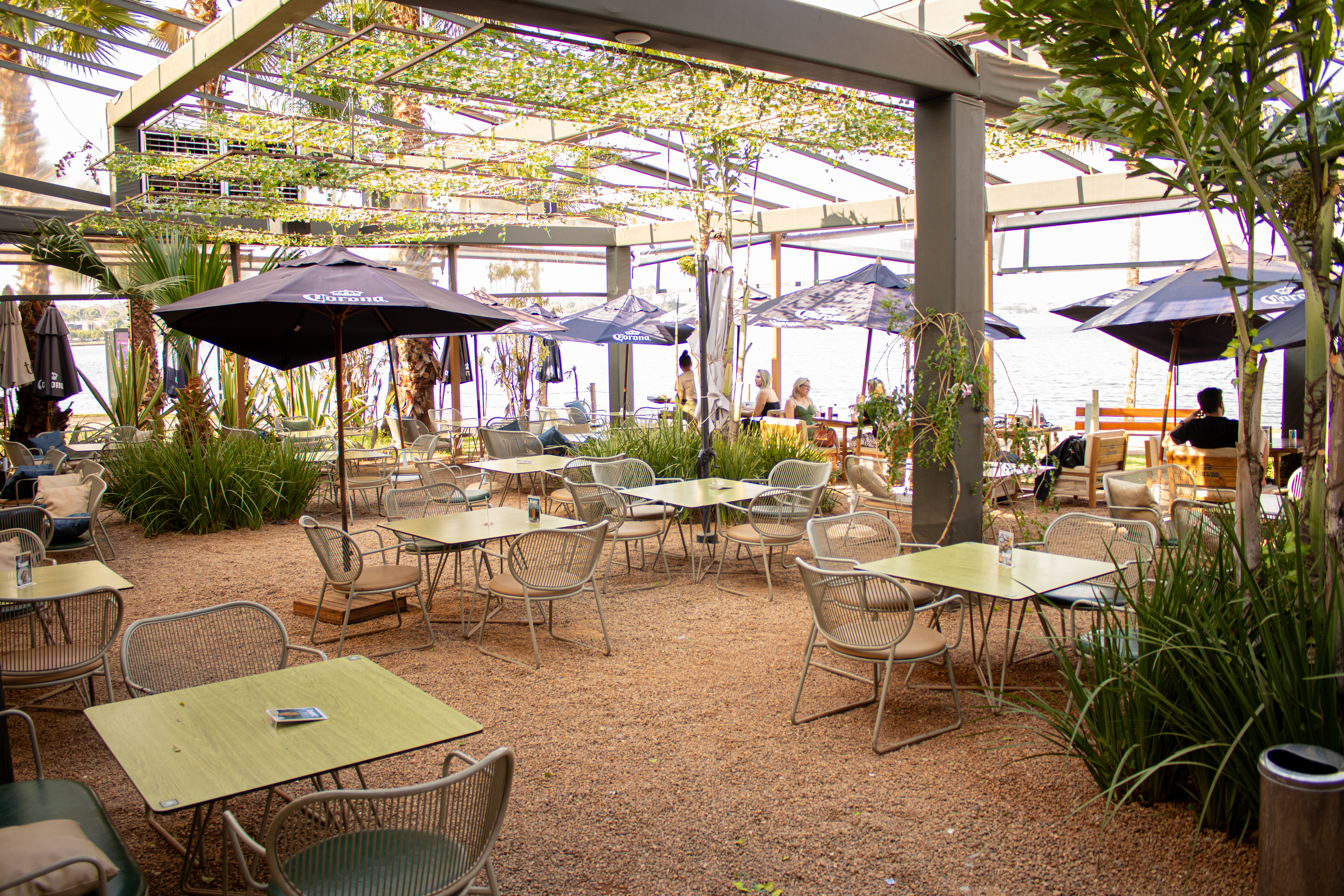 Izzi Wine Garden: no Pont&atilde;o do Lago Sul, vista privilegiada