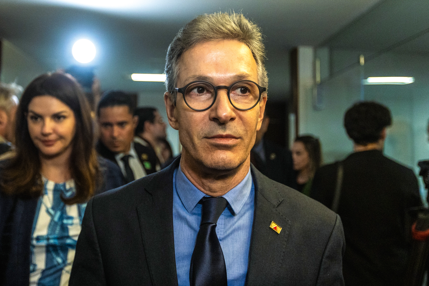 Carlos Bolsonaro em resposta a Zema: ‘Estou para conhecer sujeito mais baixo que esse’