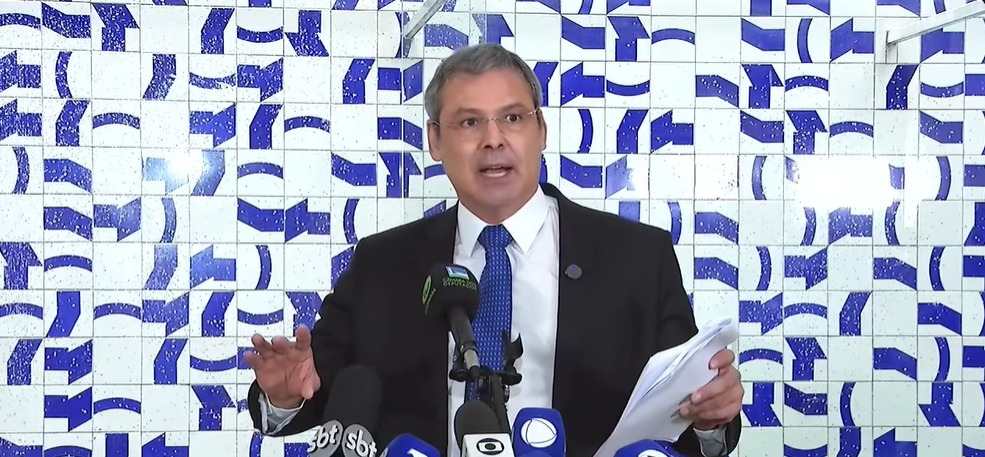 Líder do PT na Câmara pede a Moraes ‘ampliação das investigações’ contra Bolsonaro